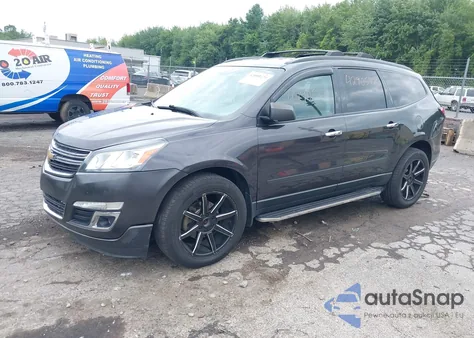 2017 Chevrolet Traverse Ls z USA, uszkodzony, nr VIN 1GNKRFKDXHJ330372